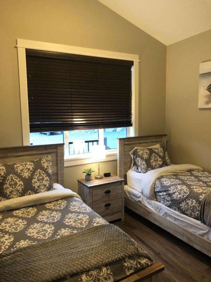 Sandy Feet Retreat Port Renfrew- Oceanfront 2Br Modern Cottage Extérieur photo